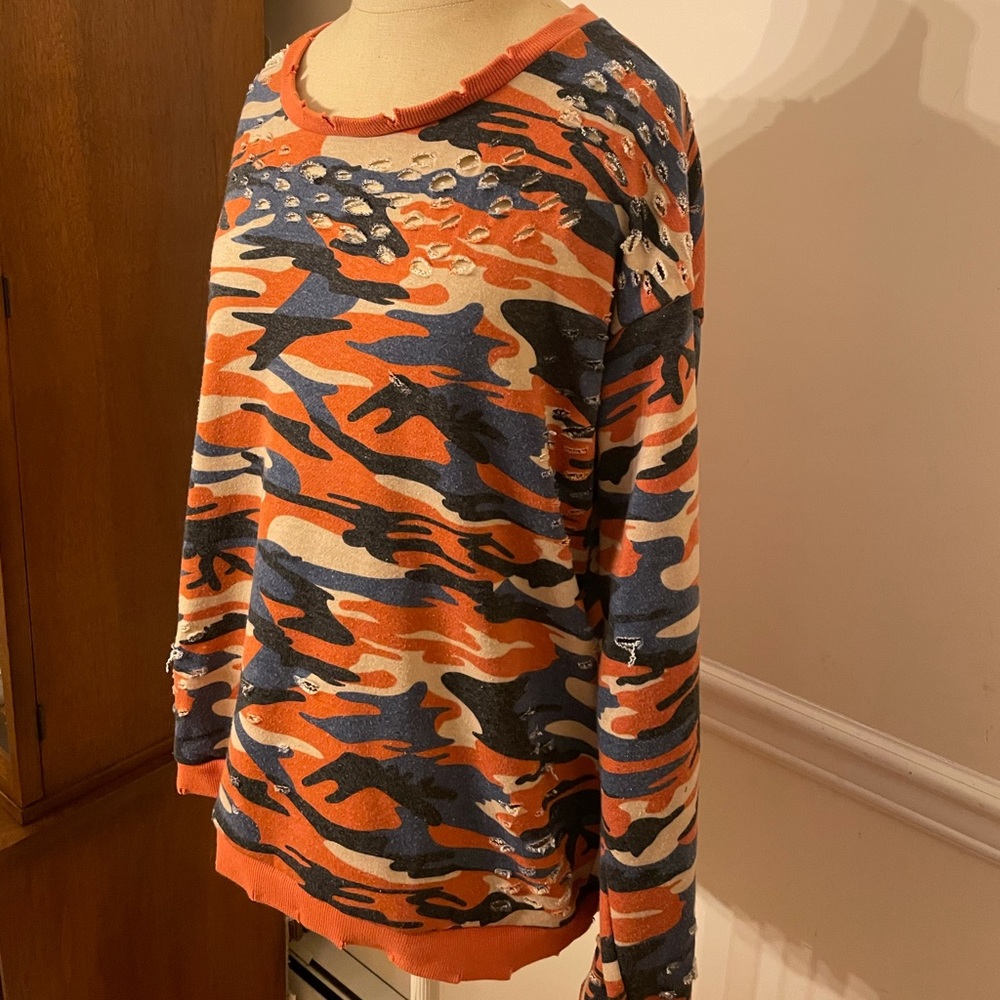Multi-Color Distressed Crewmeck - Picture 2 of 4